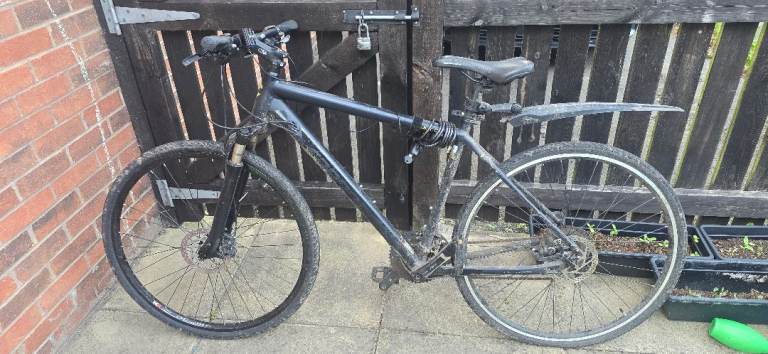 Cannondale Hybrid Bike Black – Fair Condition, Ready to Ride