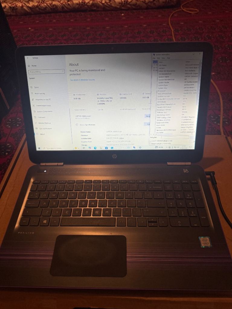  HP PAVILION NOTEBOOK - 1TB MEMORY - 8GB RAM - INTEL i3 7th Gen - SCREEN ISSUE - £80 