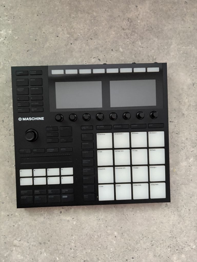 Native Instruments Maschine MK3 - Production System + Audio Interface