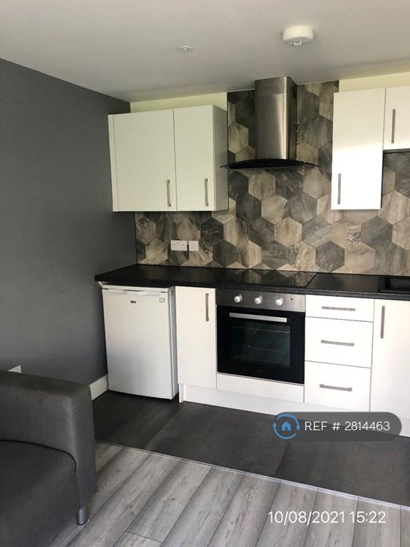 2 bedroom flat in Higher Huxham, Exeter, EX1 (2 bed) (#2814463)