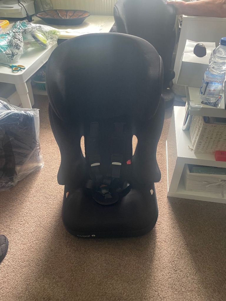Cuggl car seat 
