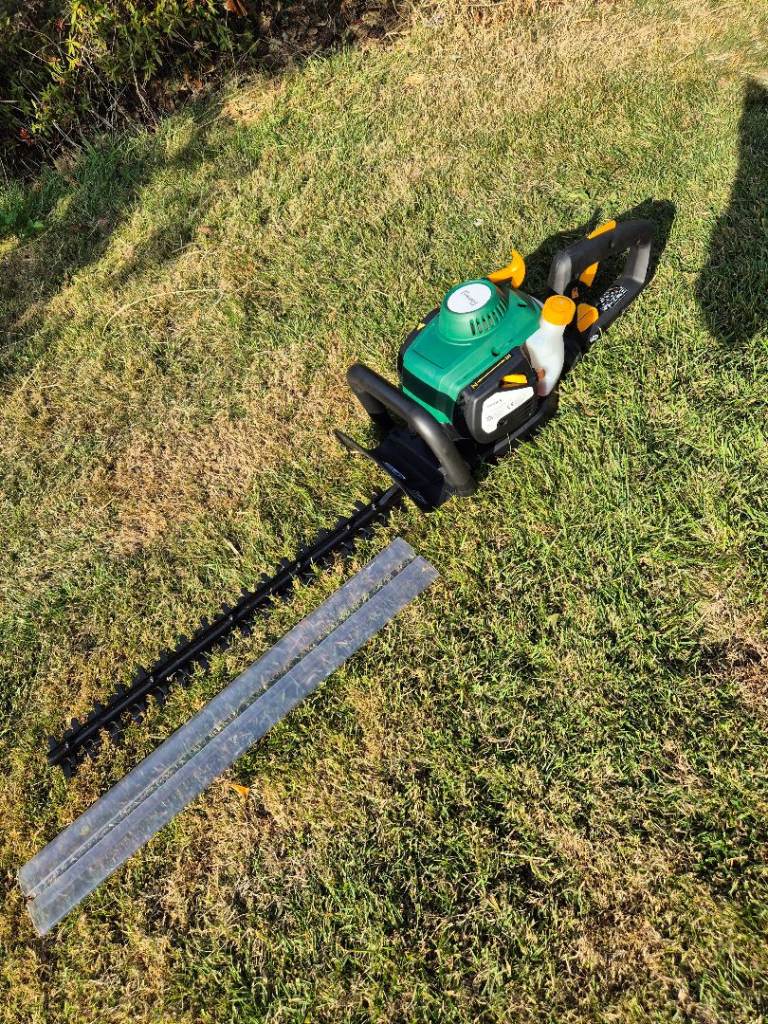 Petrol Hedge Trimmer 55cm – BNIB tested perfect