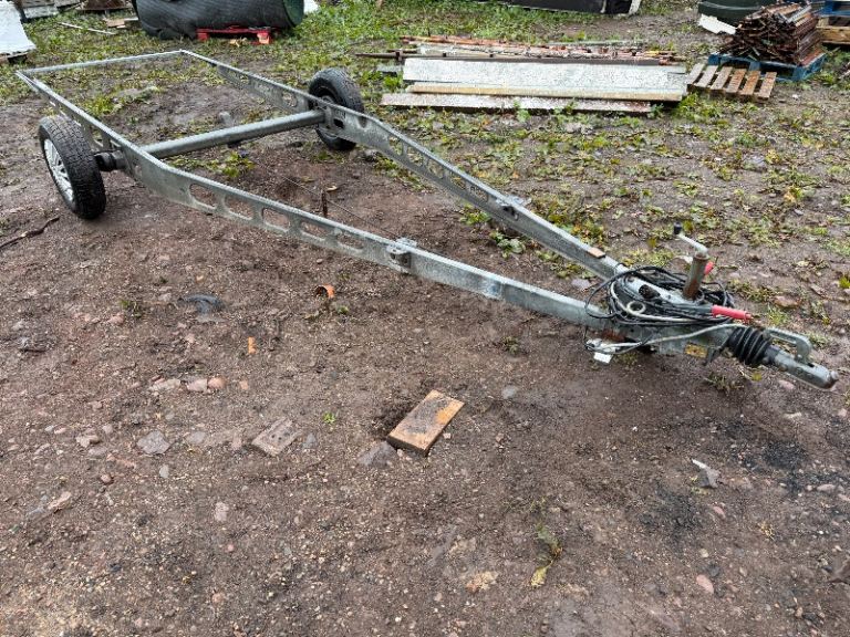 Trailer frame complete with wheels / tyres 