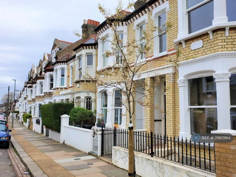 5 bedroom house in Leathwaite Road, London, SW11 (5 bed) (#2982964)