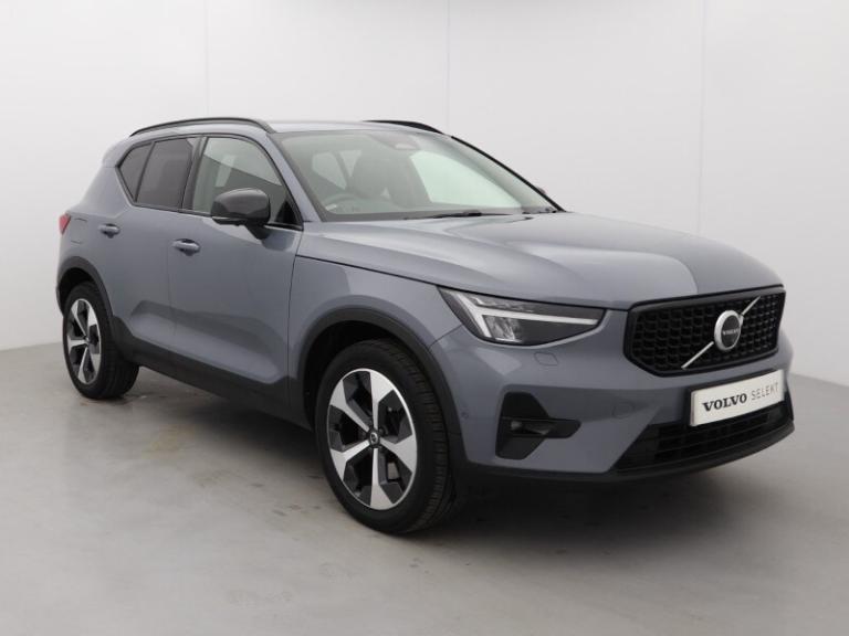 VOLVO XC40 2.0 B4P Ultimate Dark 5dr Auto