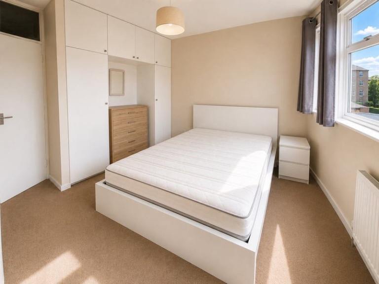 🍁Bright Double Room Available – Clapham Junction | Prime South West London!!