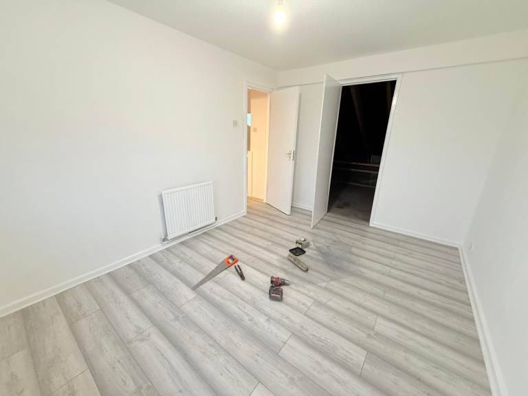 Spacious 4/5 Bedroom with 2 Bathroom House available to let at Maple close Hayes UB4, 