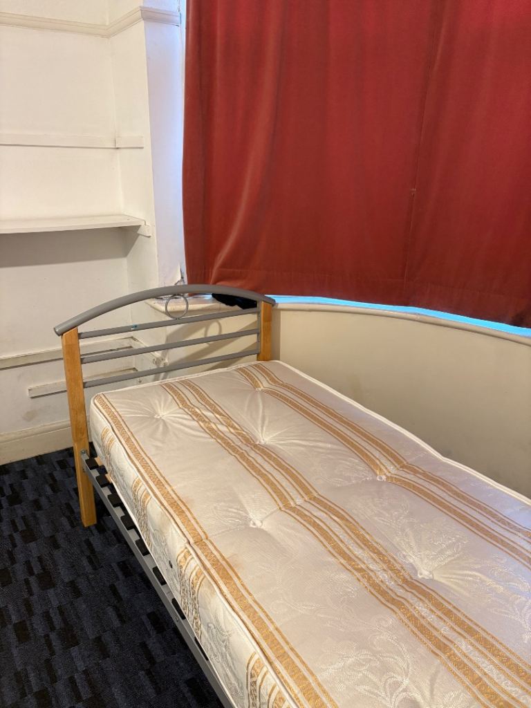 Double room for professional single person 