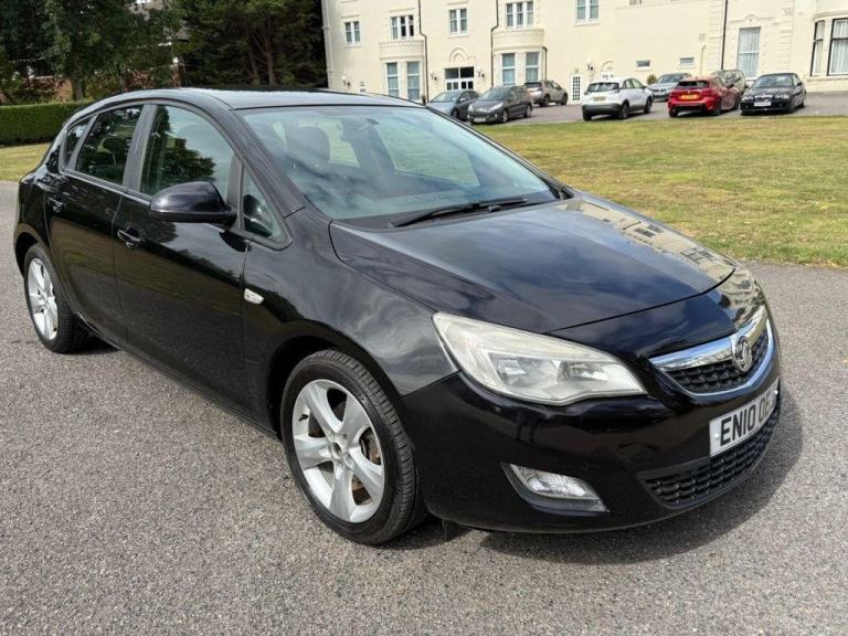 2010 Vauxhall Astra 1.6i 16V Exclusiv 5dr Auto HATCHBACK PETROL Automatic