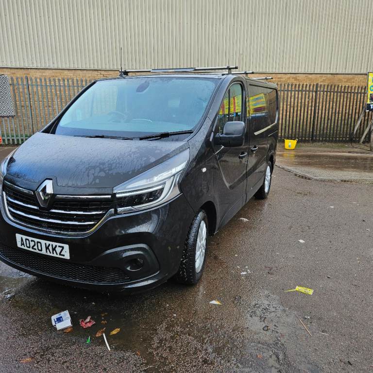 Renault trafic sport