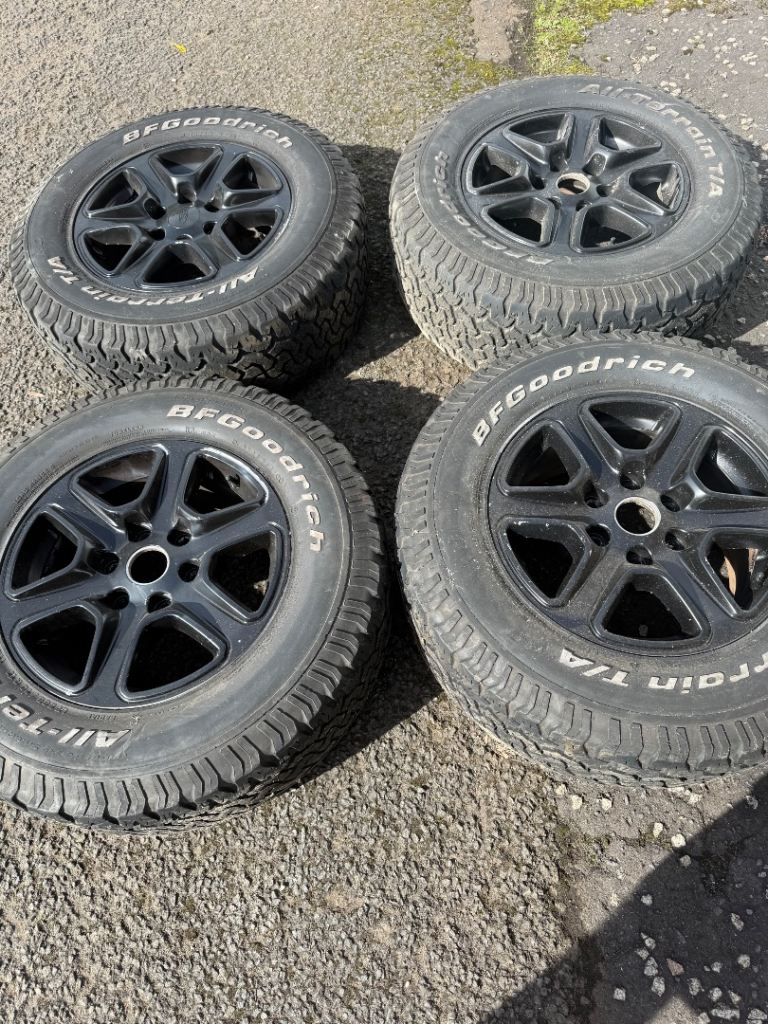 Ford Ranger alloys X4 with BF Goodrich all terrain tyres good tread