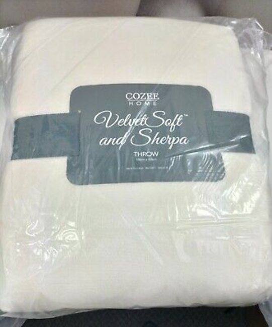 Brand new cozee home soft velvet and sherpa throw