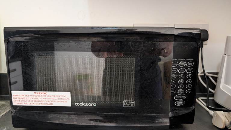 Cookworks 700W Microwave
