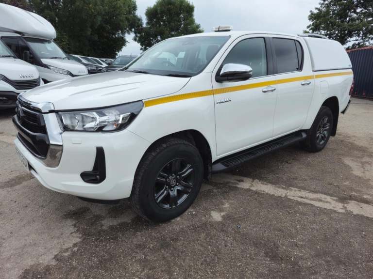 TOYOTA HILUX 2.4 D-4D Icon DOUBLE CAB HARD TOP 2023