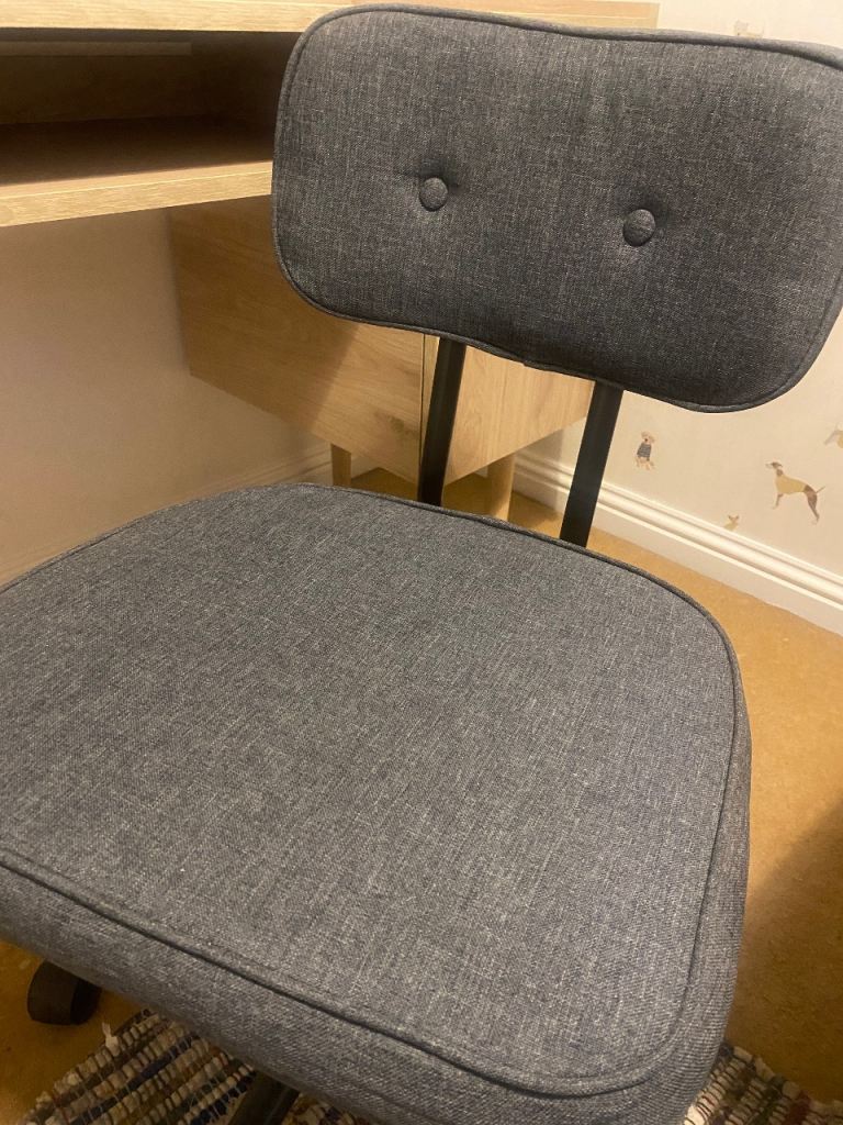 Grey Fabric Office Chair – Good Condition Free