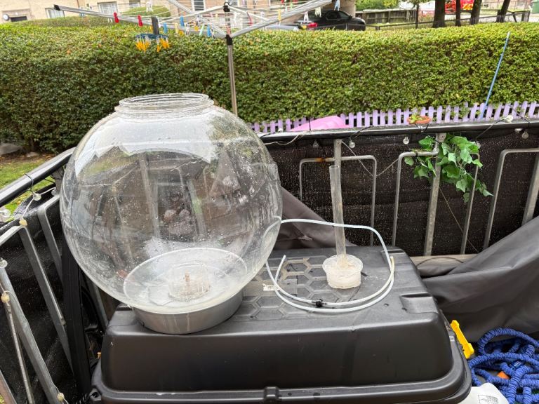 Large Clear Plastic Sphere Tank with Base and pump filters decorative middle