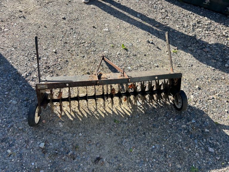 Lawn spiker