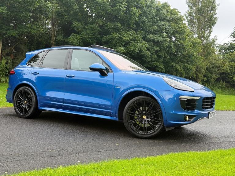 Porsche Cayenne 3.0 V6 TD ** LOW MILES / SPECIAL ORDER £20K EXTRAS / STUNNING 