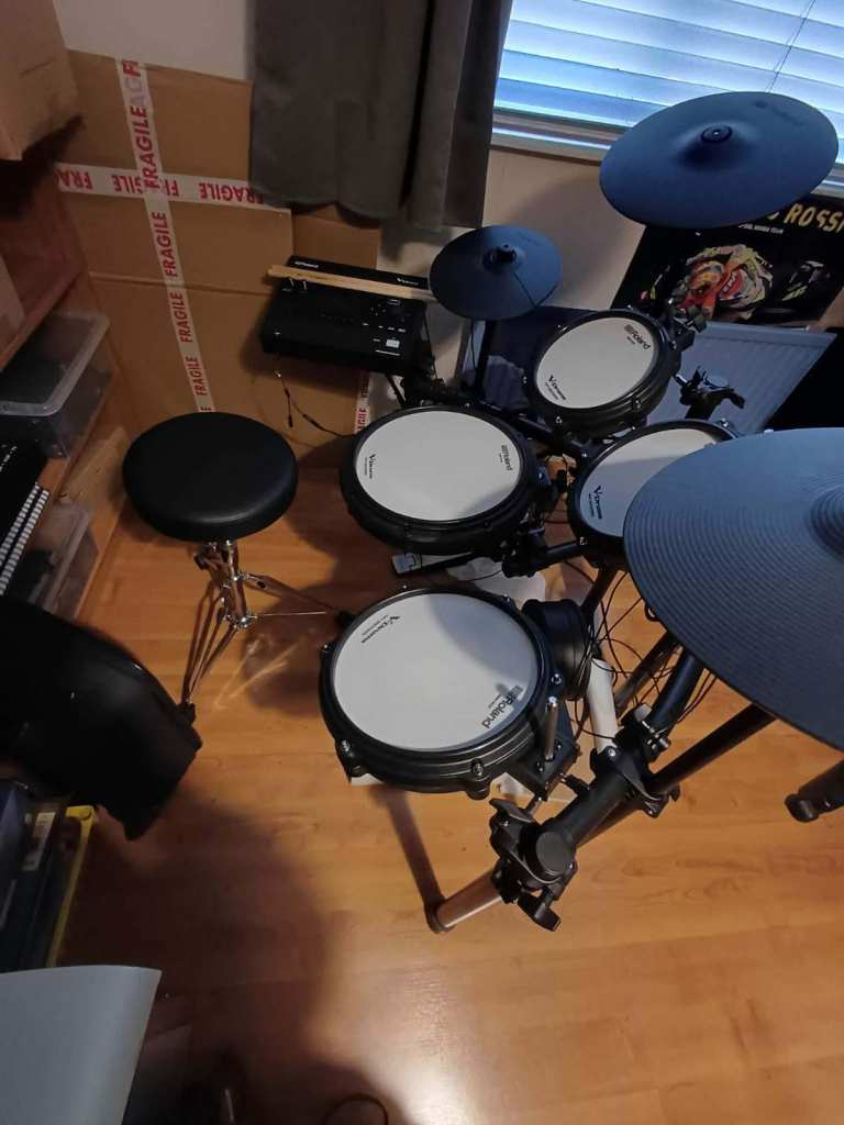Roland TD313 V-Drum Kit Bundle