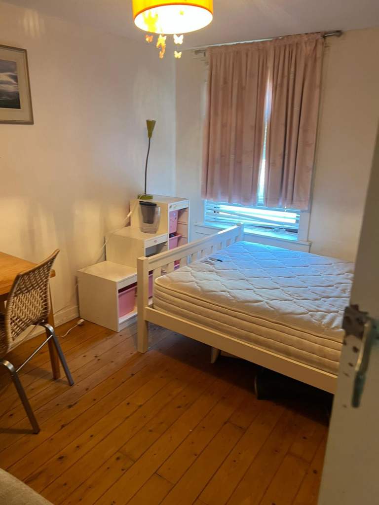 One room in oxgangs drive 