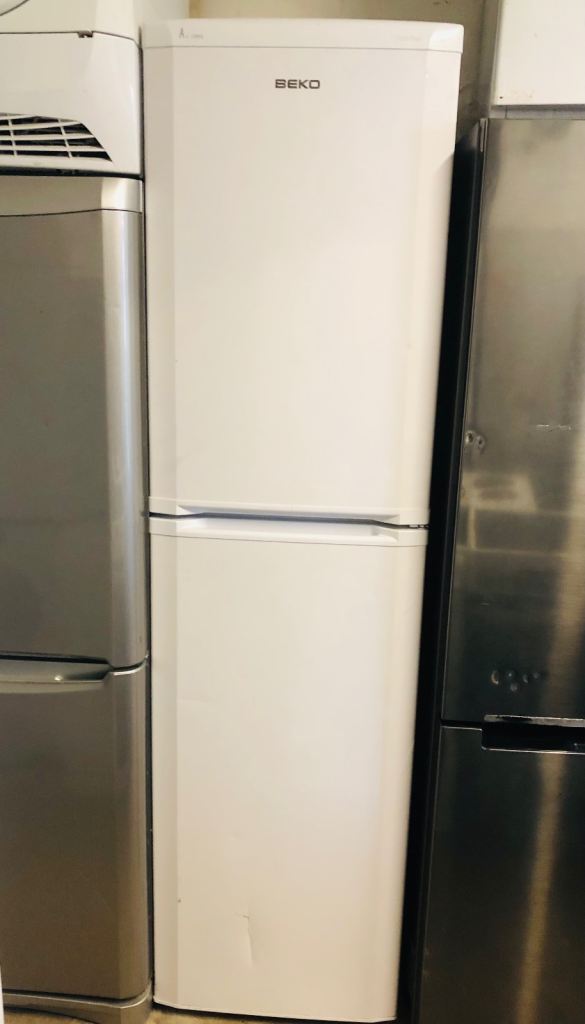  🚚 beko 2M tall size frost free fridge freezer can deliver £169