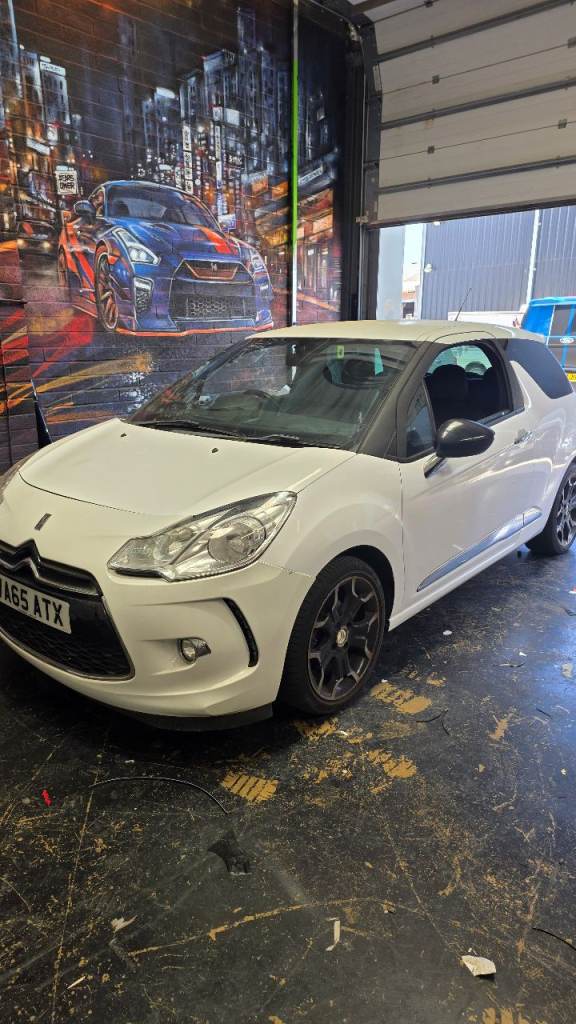Citroen, DS3, Hatchback, 2011, Manual, 1560 (cc), 3 doors