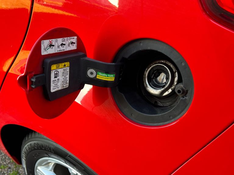 Ford Fiesta 1.0 Zetec – FSH – £20 Road Tax – 5 Door – Long MOT – Lovely Car