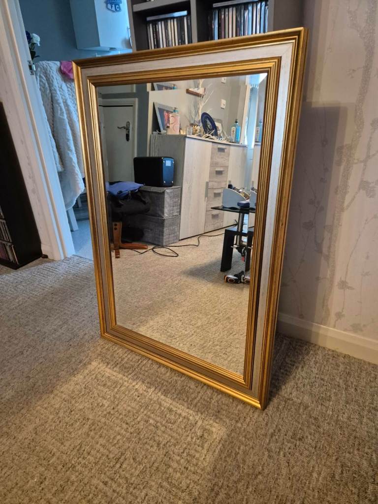 Large Gold Framed Mirror – Good Condition
