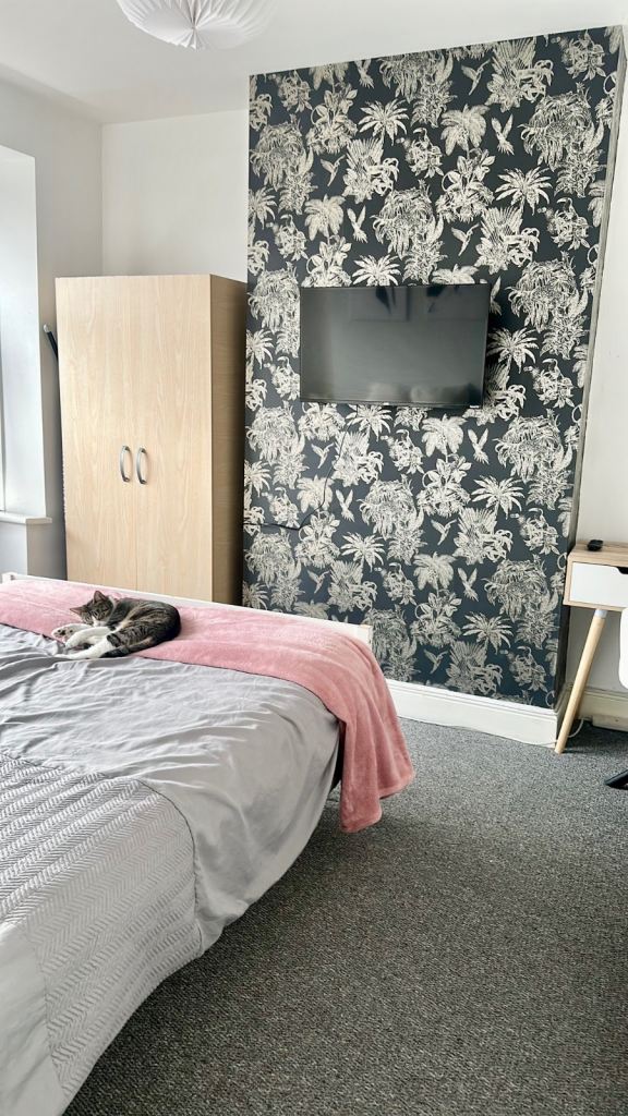 Rent *** Double Room -Address: Great Cambridge Road EN1