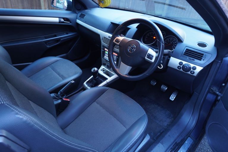 Vauxhall, ASTRA, Convertible, 2006, Manual, 1796 (cc), 3 doors