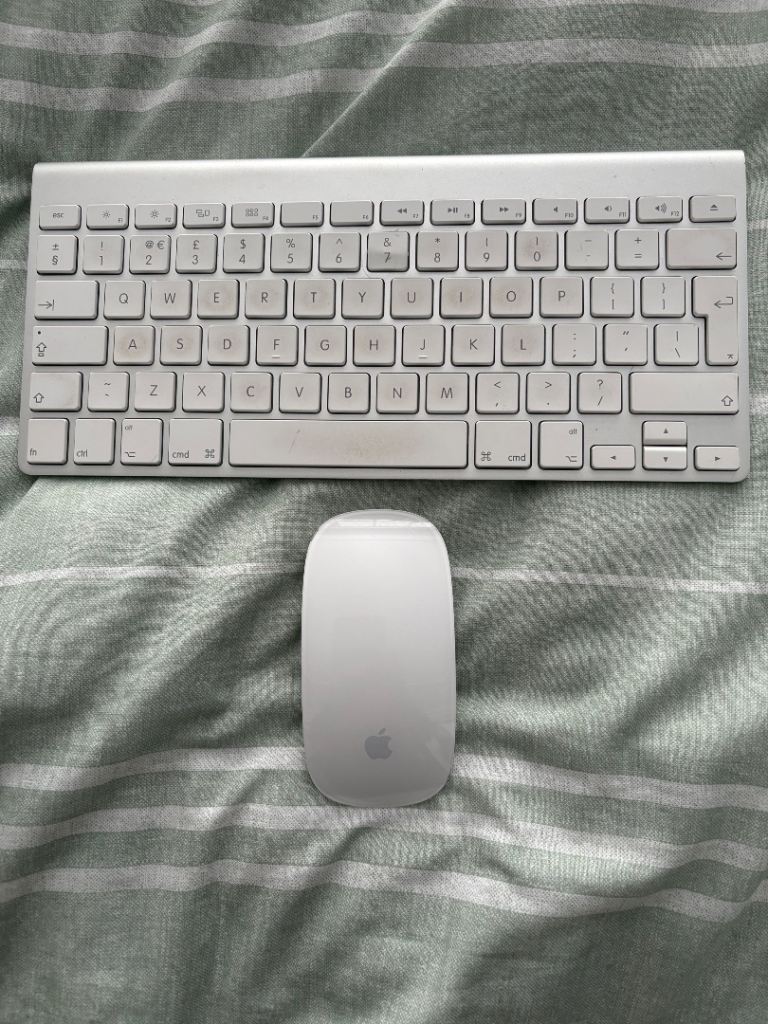 Apple wireless keyboard and mouse 