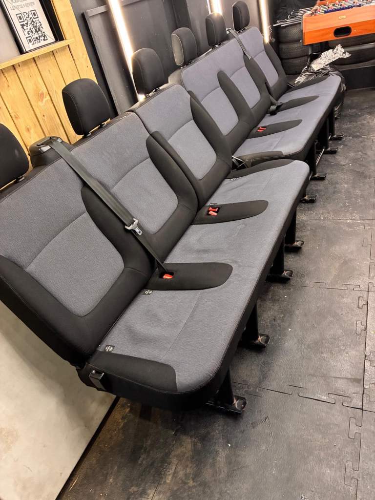 ***VAUXHALL VIVARO MINIBUS SEATS ***