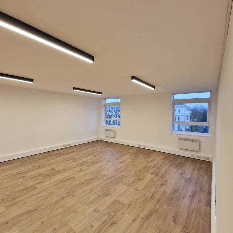 Large office to rent in Hove BN3