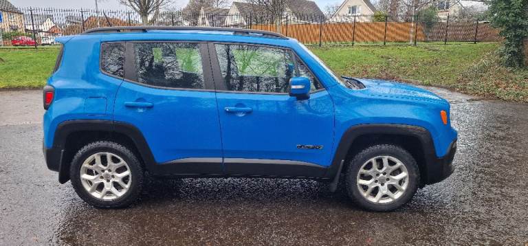JEEP RENEGADE 2LITRE TDIESEL   MULTIJET LONGITUDE. 4X4 2015  STUNNING 