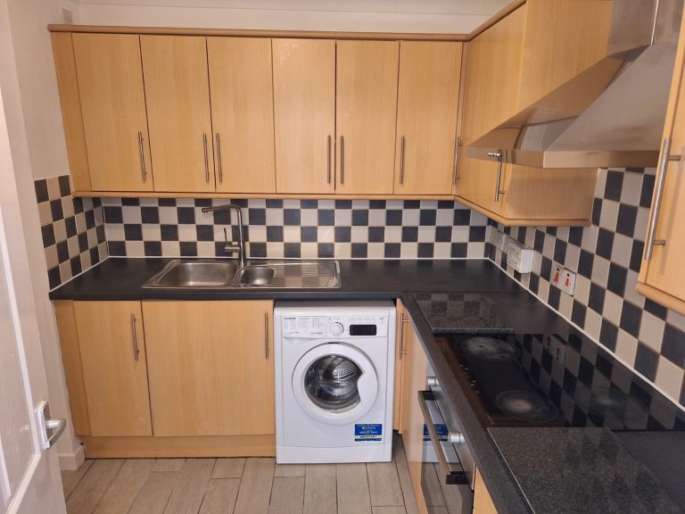 2 Bed Flat To Let (Unfurnished) Johnstone Central