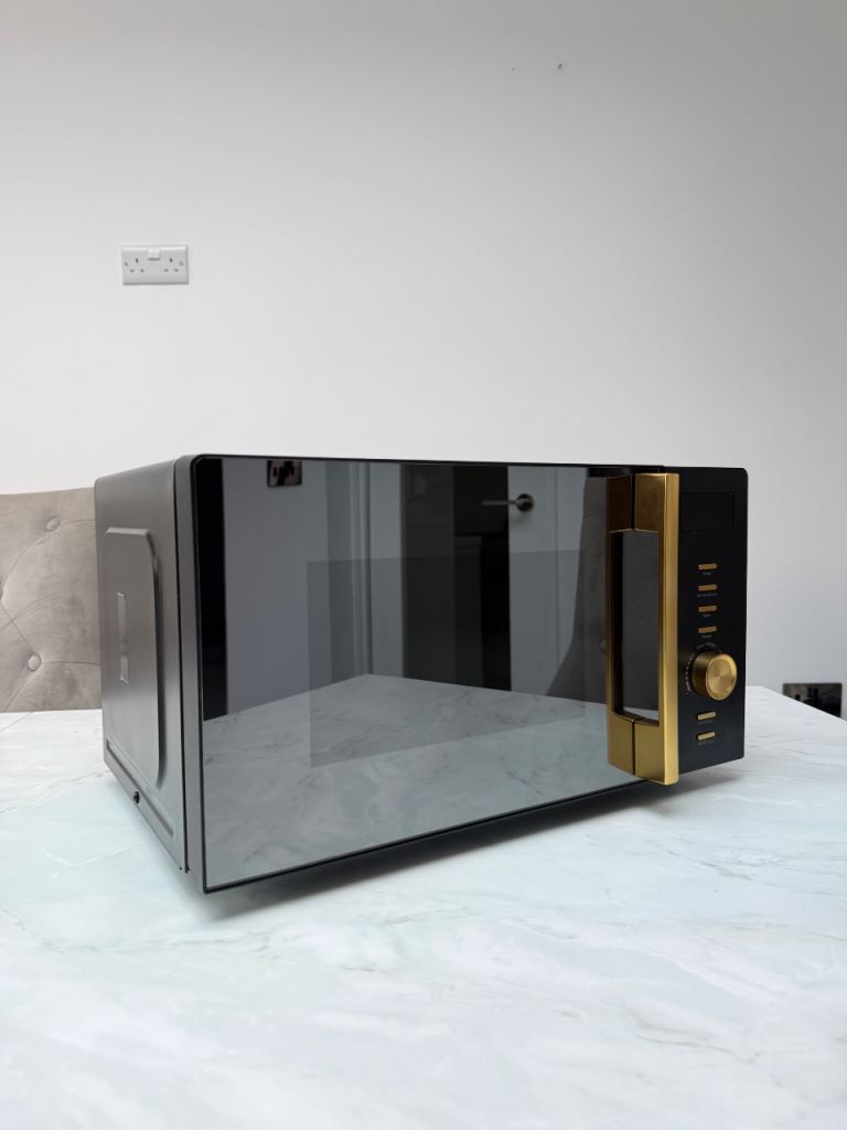 Black Mirror Microwave - Boxed Like New 