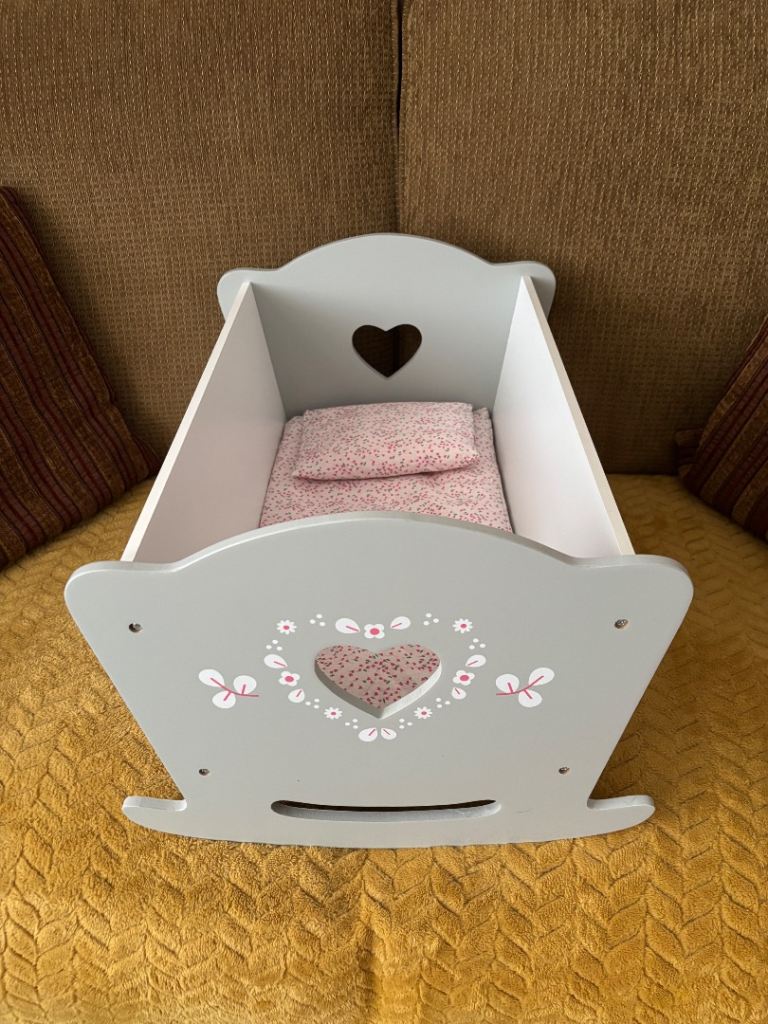 Dolls cot
