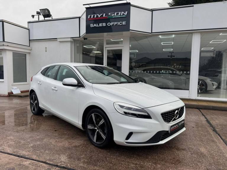 2017 17 VOLVO V40 2.0 T2 R-DESIGN NAV PLUS HATCHBACK 5DR PETROL MANUAL EURO 6 (S