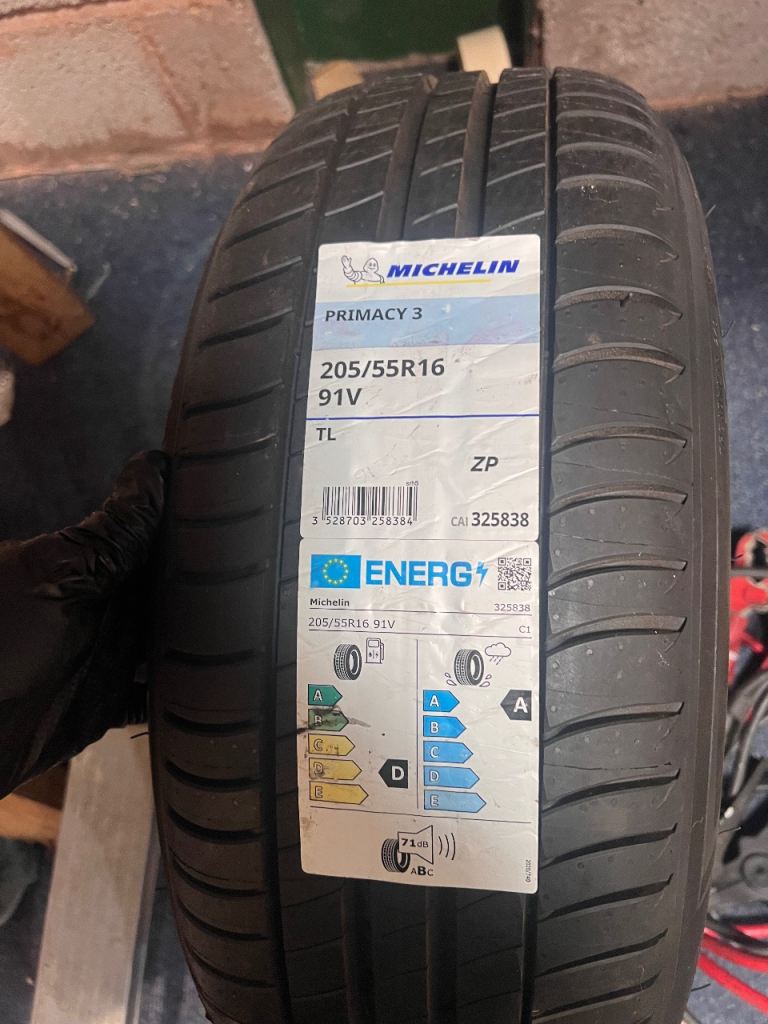 2 x Michelin tyre 