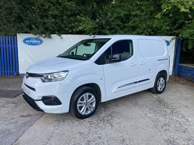 2023 Toyota ProAce 1.5D 100 Design Van [6 Speed] Diesel Van In White  PANEL VAN Diesel Manual