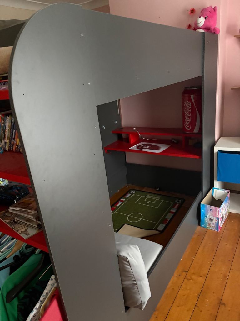 Gaming bed vgc like new!