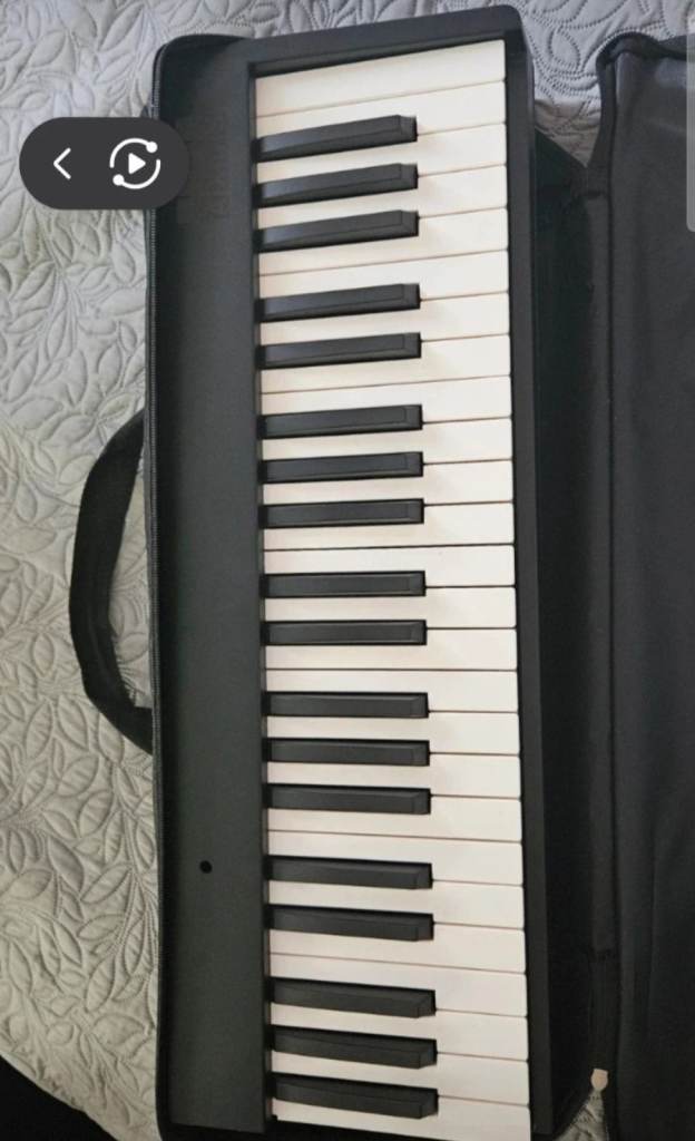 Axus electrick keyboard
