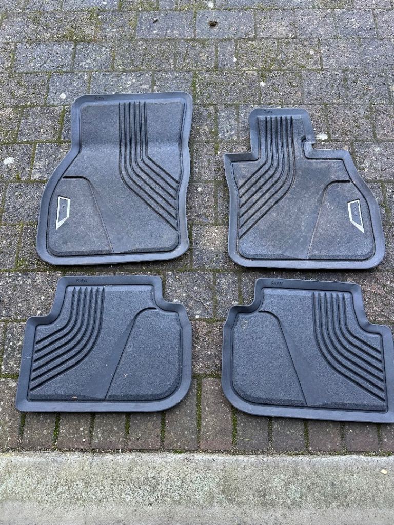 BMW 1 Series rubber floor mats M140i