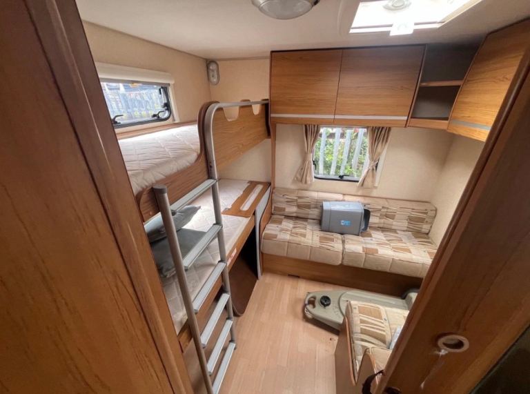 LOOKING FOR 6 BERTH 