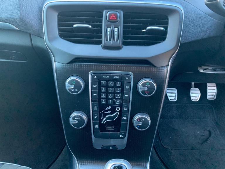 2016 Volvo V40 D2 [120] R DESIGN Nav Plus 5dr HATCHBACK DIESEL Manual