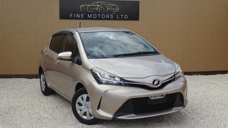 TOYOTA YARIS 1.3 Dual VVT-i Design Beige Auto Petrol 2015