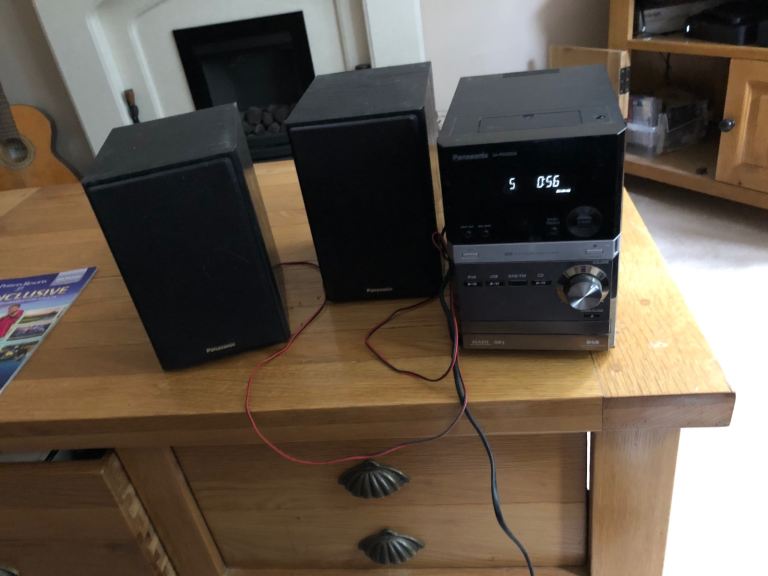 Panasonic player with speakers