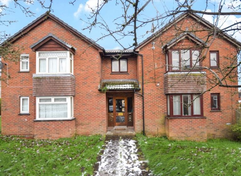 Beautiful first floor 1-Bedroom Apartment for Rent – Bellshill