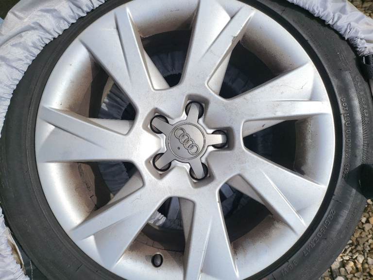 Set Of Good Condition 4 original AUDI alloy Wheels  17" With Genuine Audi Covers