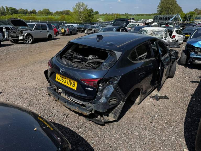 2013 MAZDA 3 BLUE BREAKING SPARES PARTS